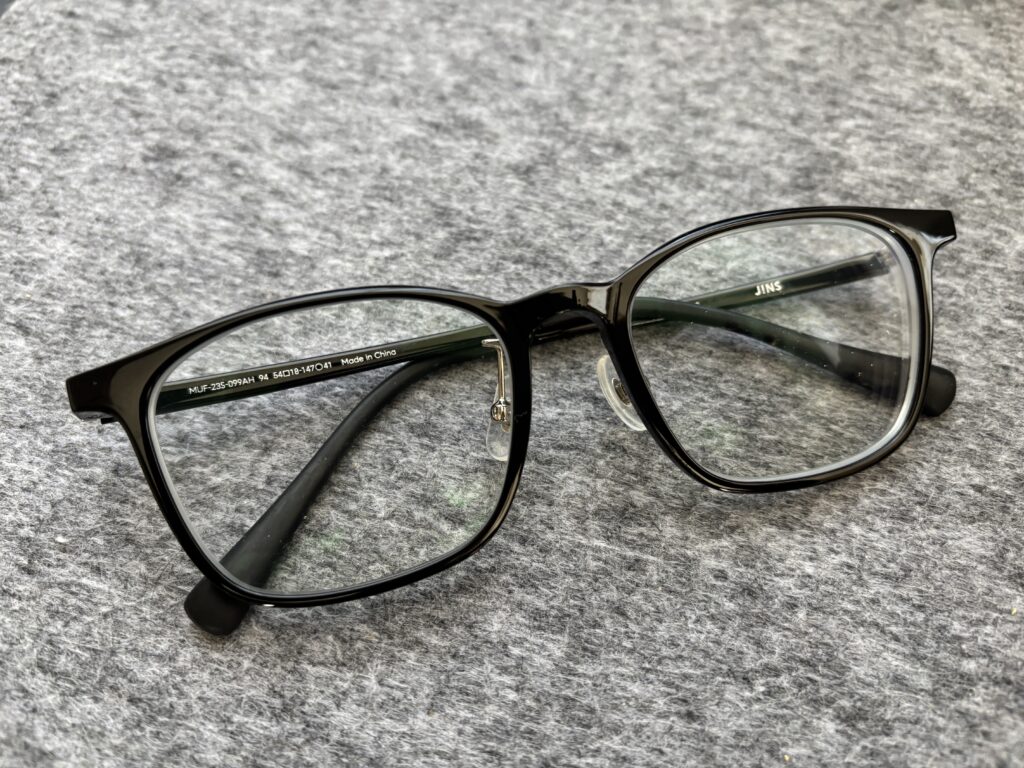 黒セルフレーム